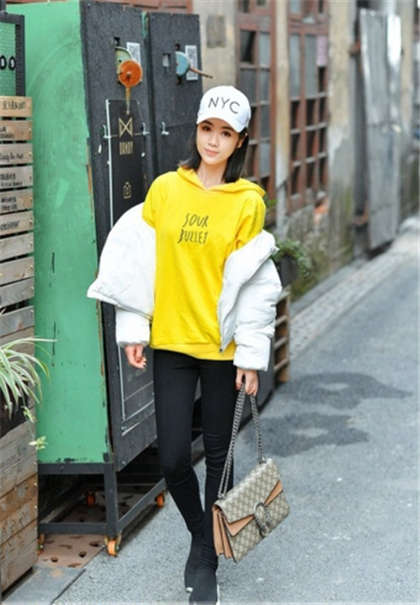 被男同桌玩胸和屁屁-小说女生看了下面会湿_情戏书屋