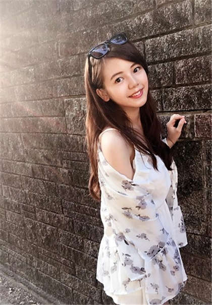 疯狂的交换俱乐部-硕大滑进我体内_情戏书屋