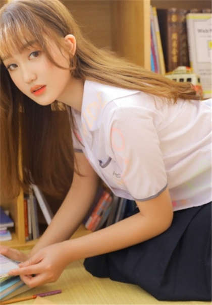 校园肉宠文肉很细致的-我看着正在喂奶的方婷_情戏书屋