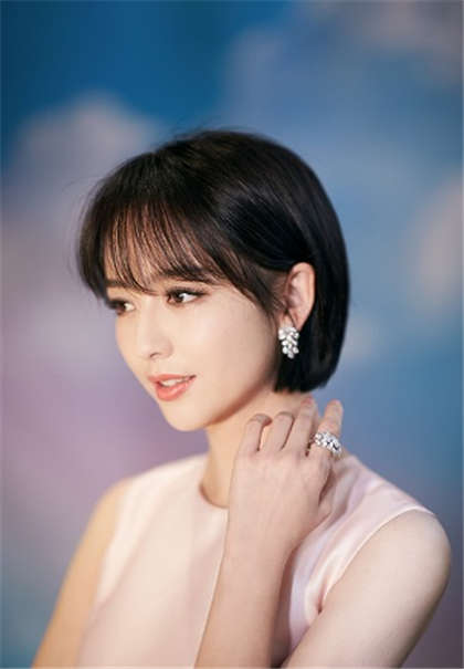 小说精彩片段污污-他的舌头在花核处捣弄_情戏书屋