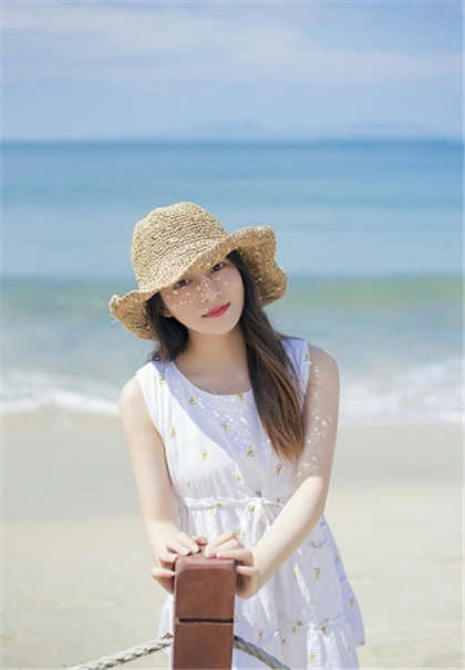 让人湿的不行的小说片段-﻿屁股抬起来_情戏书屋