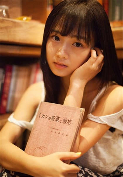 别墅群交淫乱-小雪蜜汁顺着大腿流下来_情戏书屋