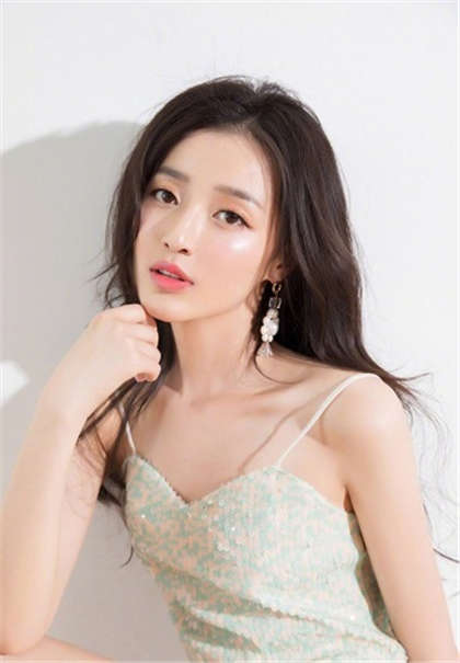 女的看了就湿的小黄文-污文女主下面被塞东西_情戏书屋