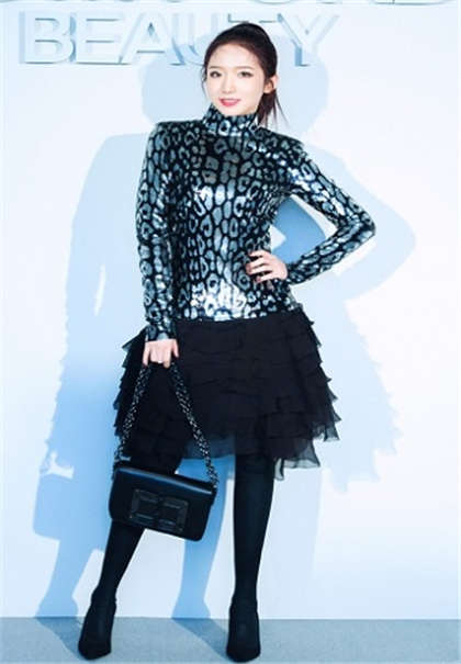 床戏描述细的小说-浪妇教师杨雪_情戏书屋