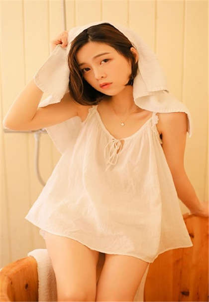 很黄很黄在床上-在学校做污污的事_情戏书屋