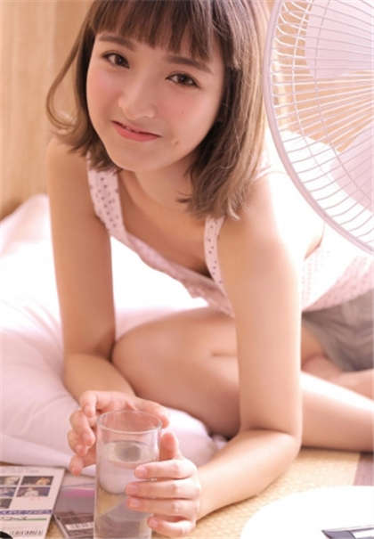 别墅群交淫乱-小雪蜜汁顺着大腿流下来_情戏书屋