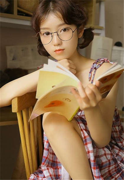 在教室小黄文-爱上老婆最好的闺蜜_情戏书屋