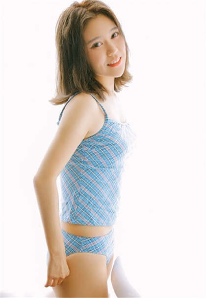 小说里男女主角缠绵扒衣片段-豪门贵妇也疯狂_情戏书屋