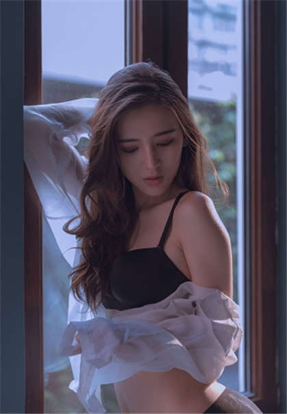 小污文文章-李叔的大手已经爬上了山巅_情戏书屋