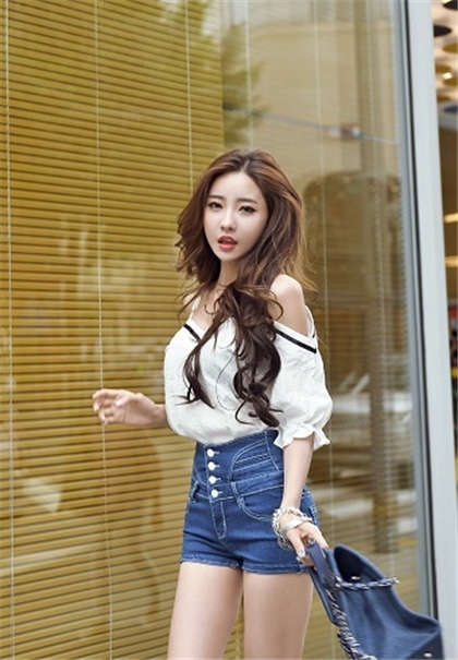 嗯 啊 舒服-娜娜的yin荡生涯h_情戏书屋