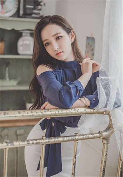 国产家庭乱伦的黄色小说-要女主下面夹东西的h文_情戏书屋