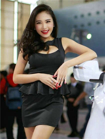 啊~在深一点-而且喜欢把手摸到我BB里_情戏书屋