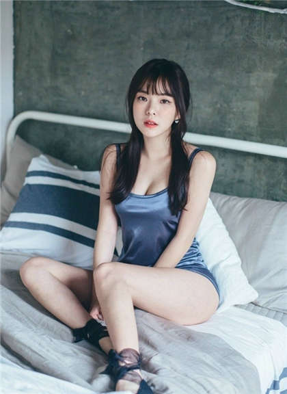 爸爸干女儿好多水黄文污文-车公交上被撕内裤小说1千字_情戏书屋