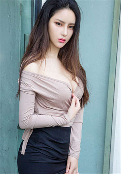 嗯嗯不好大啊-模特美女被男人们前后夹击_情戏书屋