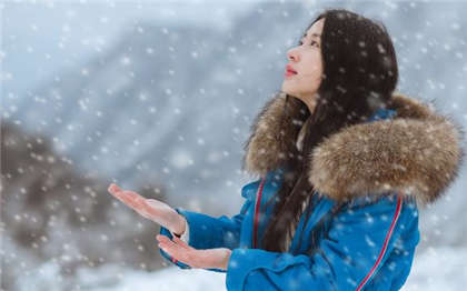 女销售h文-教室里我挺入了她体内_情戏书屋