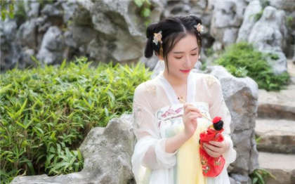 男生和男生的污小说-风流龙少_情戏书屋