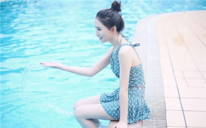 夹着跳蛋-车上隔着布料磨花缝_情戏书屋