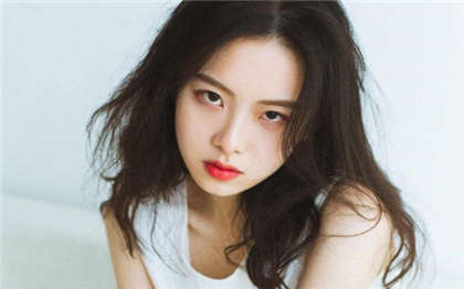 白娜张柔和大狼小说-男人说我的胸大水多活好_情戏书屋