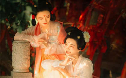 小说中描写肉肉的章节-我是你老师这里不可以_情戏书屋