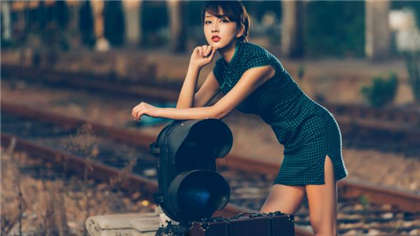 从头肉到尾-别墅贵妇好爽_情戏书屋