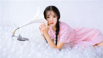 看了下身会湿的文文-玉米地里的吟呻_情戏书屋