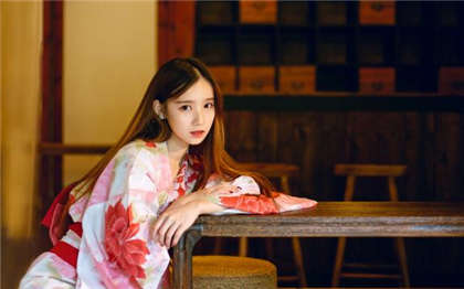 让人身下湿的小说-肉写得细腻的小说片段_情戏书屋