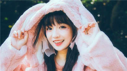 两根齐入-我就把手伸进她裙子_情戏书屋