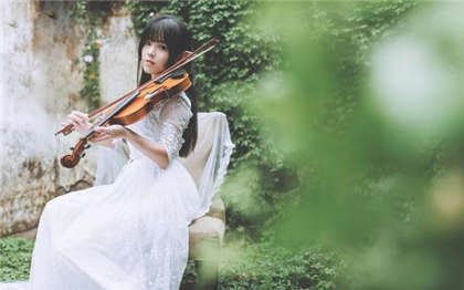 嗯嗯不好大啊-模特美女被男人们前后夹击_情戏书屋