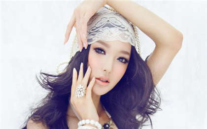 爸爸干女儿好多水黄文污文-车公交上被撕内裤小说1千字_情戏书屋