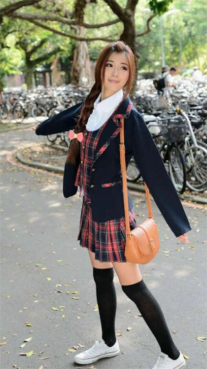 厨房征服俏妇曹白凤-啪啪男朋友被迫_情戏书屋