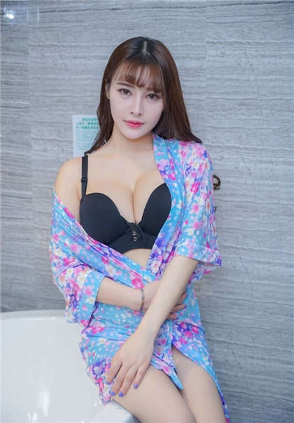 穿越小黄文的日子-好儿媳邹小玲孝敬公婆的故事_情戏书屋