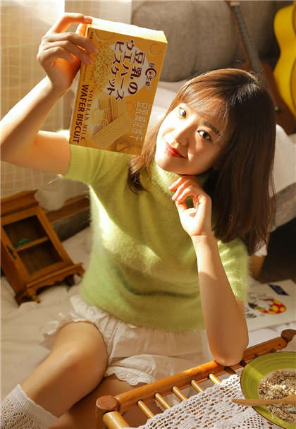 两根齐入-我就把手伸进她裙子_情戏书屋