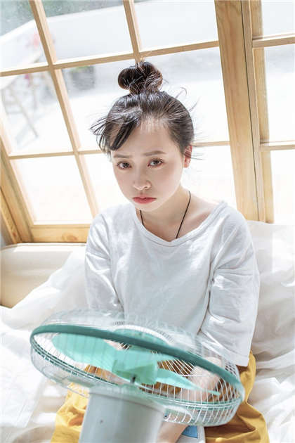 嗯啊,好爽啊-女生看了点小黄文_情戏书屋