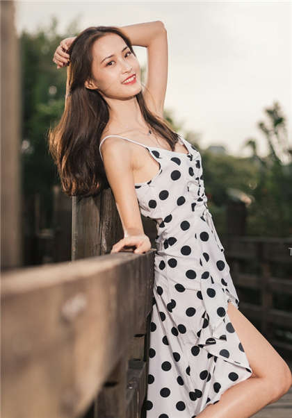 啊太大了快尿了啊-口述他亲吻我下面喷水_情戏书屋