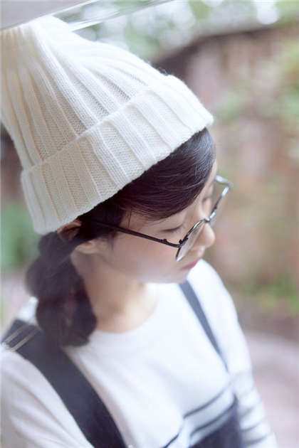 下面秒湿的短文-第一章玉米地的秘密_情戏书屋