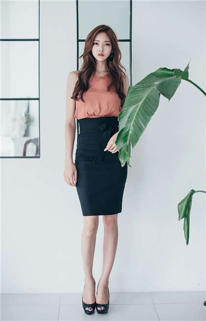 别墅 群交-喜欢和闺蜜有肢体接触_情戏书屋