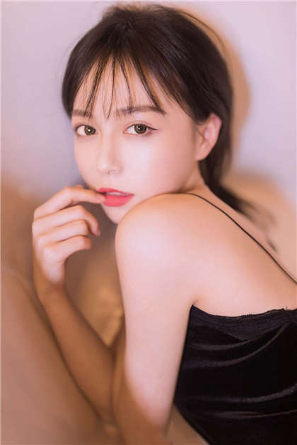 污小说公交车上校花-高细节污到下面滴水_情戏书屋