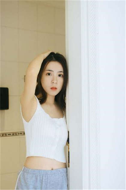 校园污文小说肉巨多校园-女生下体被摸出水还很疼_情戏书屋