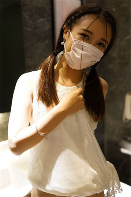 在公车上被一车人轮流进入-小湿文黄文_情戏书屋