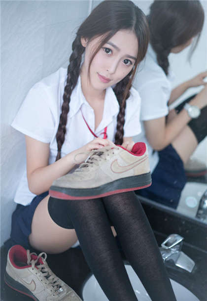 办公室小污文-坐在他的嘴上尿舔死我了_情戏书屋