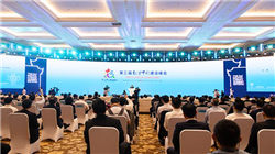 雪花啤酒换帅！侯孝海留下的386亿版图，赵春武如何接招？