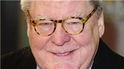 雅图高新：突击分红3368万募5500万补流，一股独大，毛利高过国际巨头，产能利用率低，前4大经销商均0社保